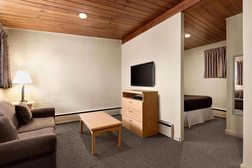Thriftlodge Moose Jaw Eksteriør billede